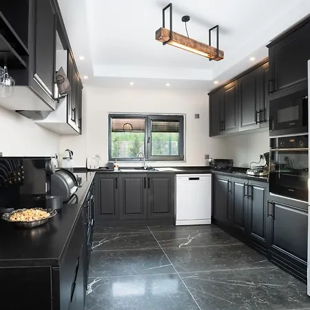 Andalus No Alcohol Allowed With Heated Pool Villa *